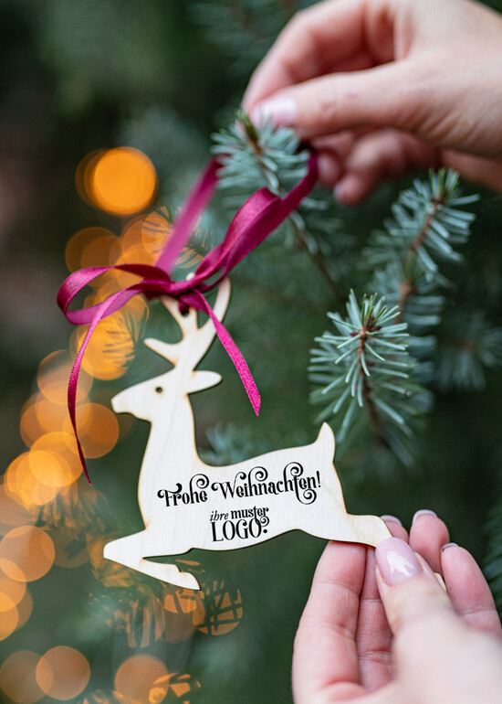 étiquette pendentif en bois Étiquettes de Noël exclusives en bois avec logo d'entreprise personnalisé, pendentifs en bois avec ruban pour cartes de Noël d'entreprise, avec rubans, personnalisées pour entreprises 07/holzWA/tag