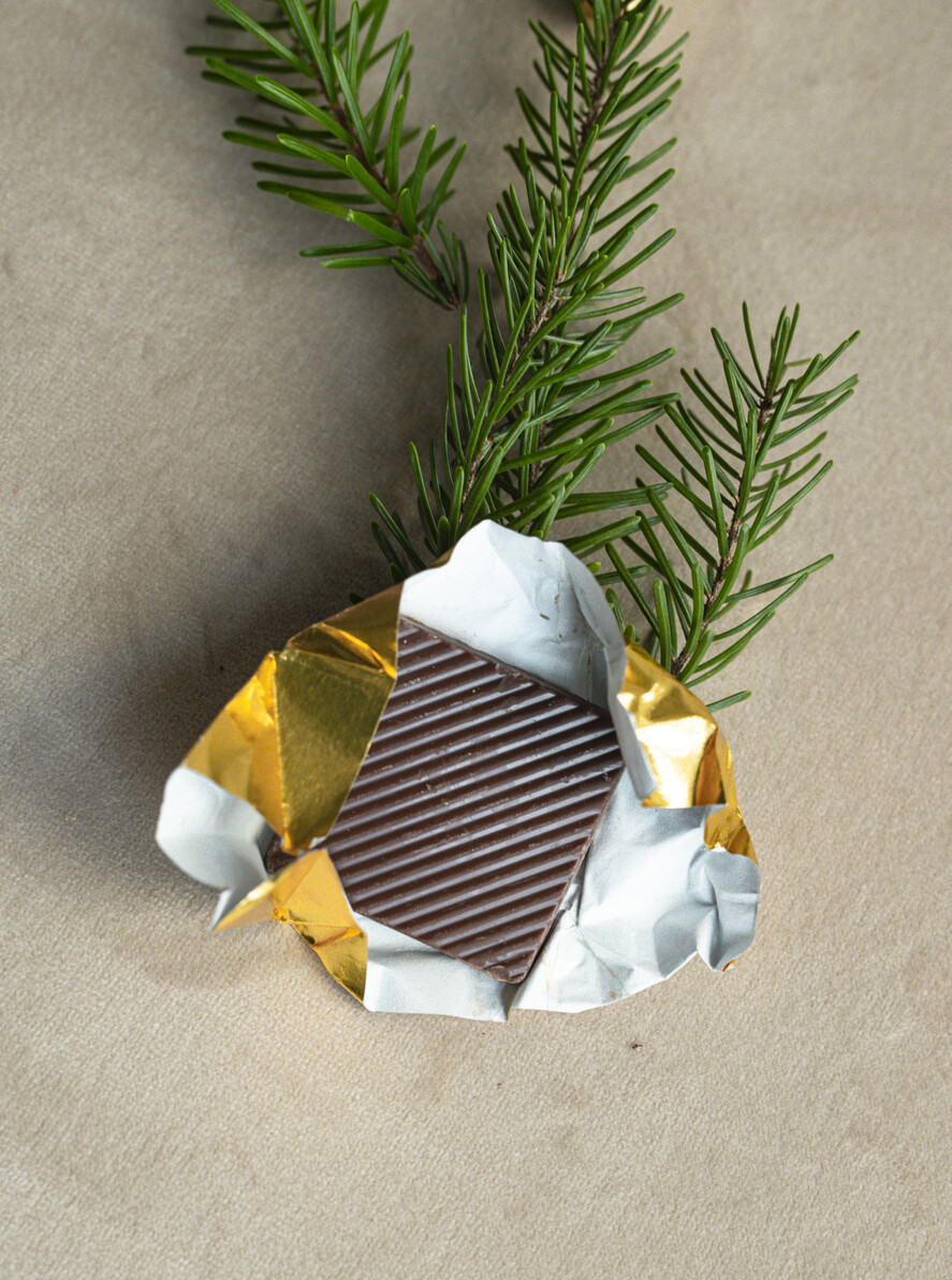 cartes avec pendentif en plexi doré Carte de Noël exclusive avec pièce en chocolat et ruban, cartes de Noël d'entreprise, avec rubans, personnalisées pour entreprises