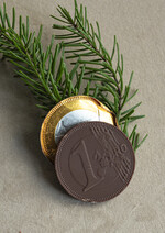 cartes avec pendentif en plexi doré Carte de Noël exclusive avec pièce en chocolat et ruban, cartes de Noël d'entreprise, avec rubans, personnalisées pour entreprises2